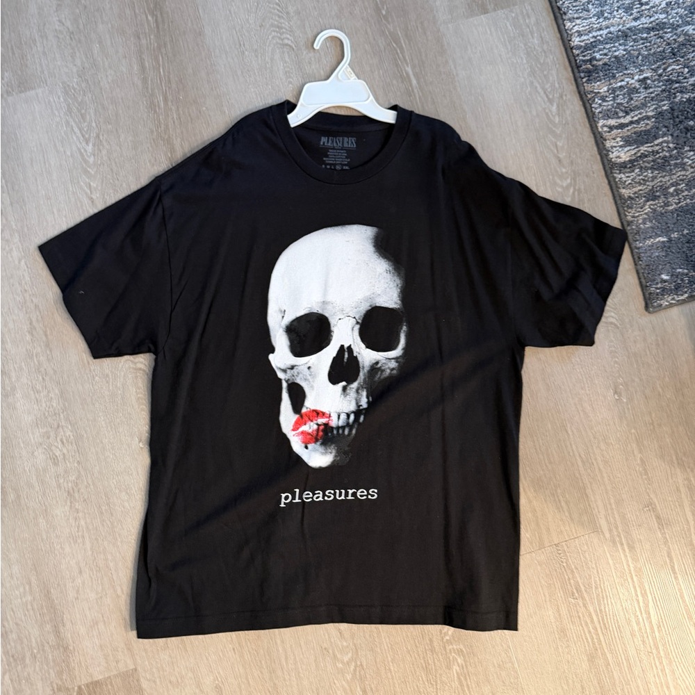 Pleasures Black Skull Graphic T-Shirt